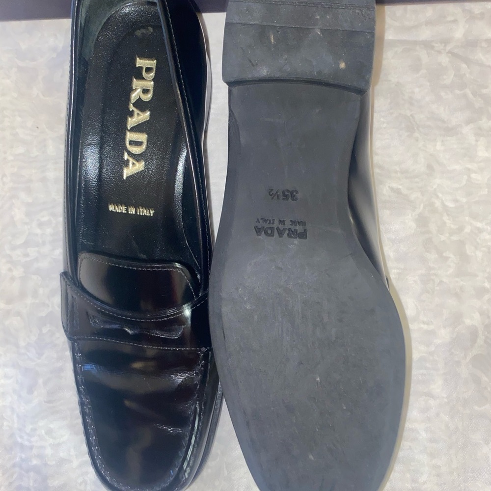Prada Women's Black Leather Loafers- Women Black Size: 35.5-6 will fit perfect - Picture 3 of 4